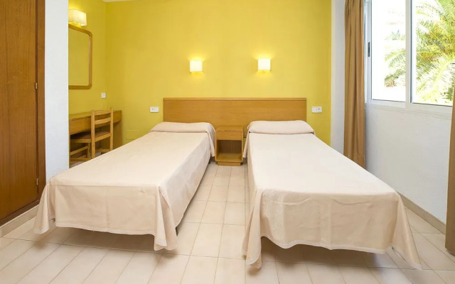 Apartamentos Cala Llonga Playa