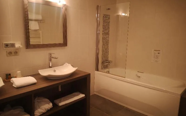 Le Konine Suites