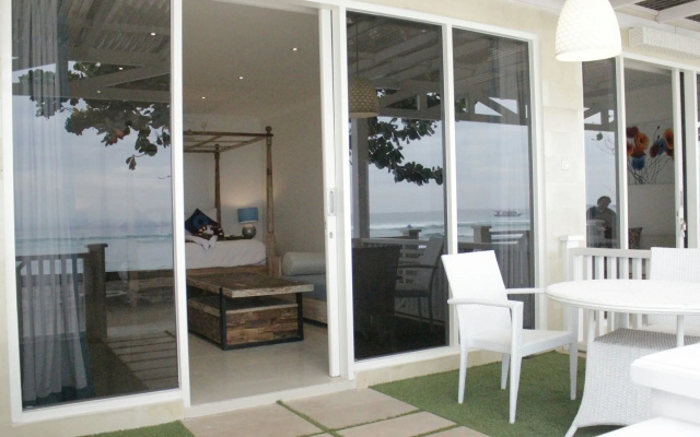 Meno Mojo Beach Resort