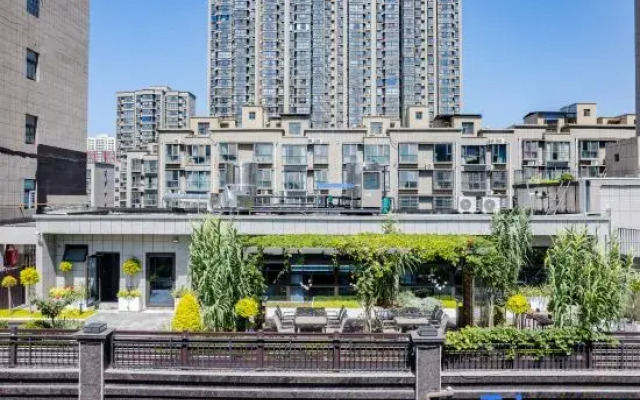 Fengzeyuan Business Hostel