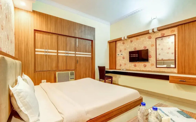 SPOT ON 61898 Hotel Riya Palace