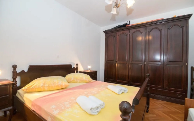 Apartments and Room Nevenka