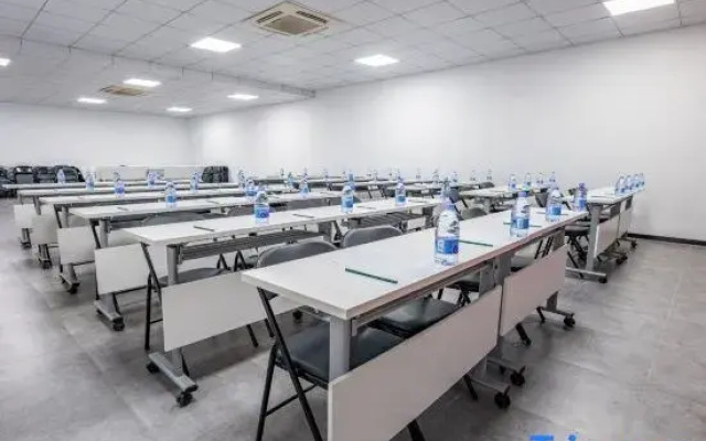 Vienna Classic Hotel (Nanjing Jiangning Southeast University)