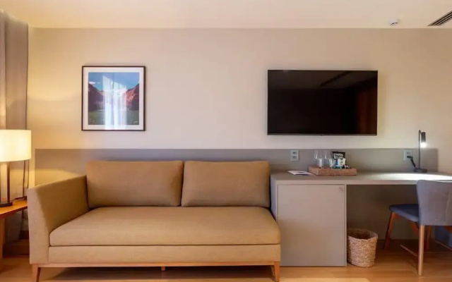 Mona Hotel