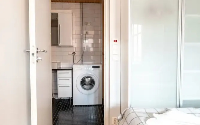 2ndhomes Stylish 1BR Apt w Sauna&Balcony