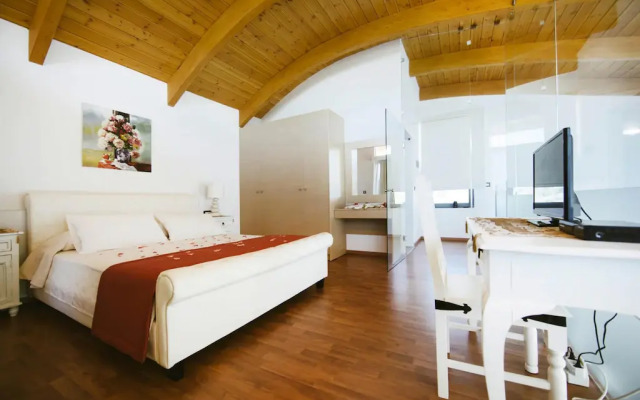 Semi-detached House With Private Pool