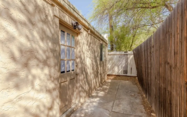 Spacious, Exquisite 4-bed Home in Tucson