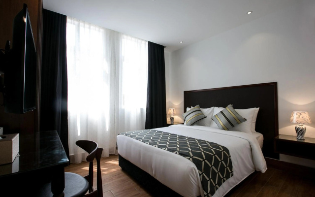 Belllo Hotel JB Central