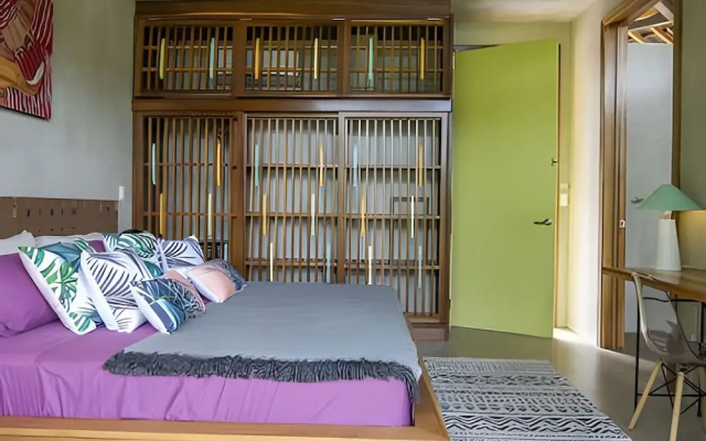 Caribbean Courtyard Villas 6 to 10 pp
