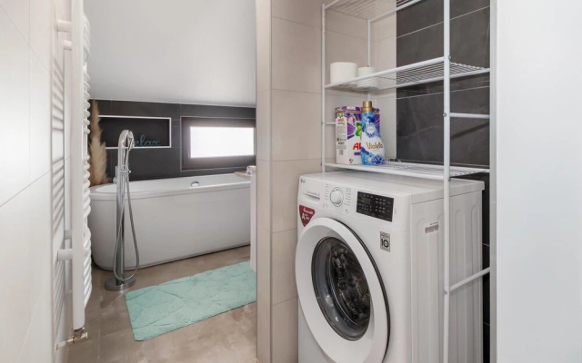 Nice Apartment in Crikvenica With Wifi and 2 Bedrooms