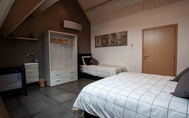 Villa With Swimming Pool in Erembodegem