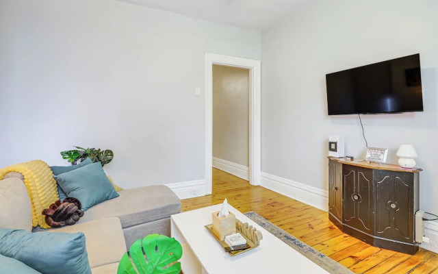 Walkable Lawrenceville Townhome w/ Patio!