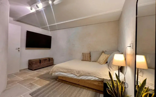 Stylish Patio Duplex by Sea N' Rent