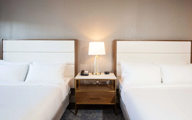 Pomeroy Hotel Fort McMurray