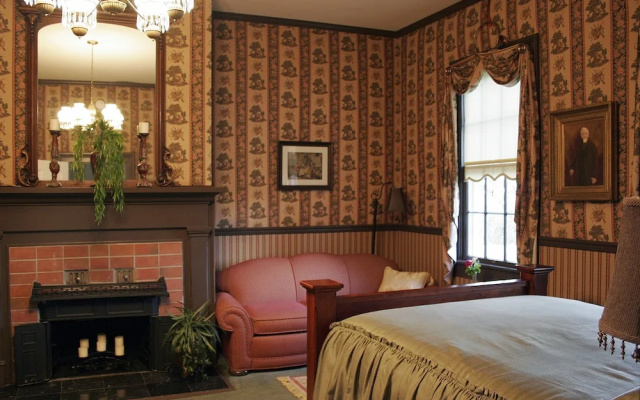Bybee's Historic Inn