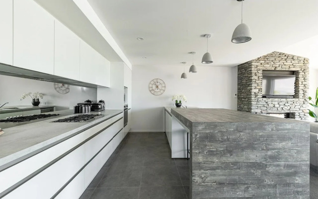 Alpine Retreat - Panoramic Views