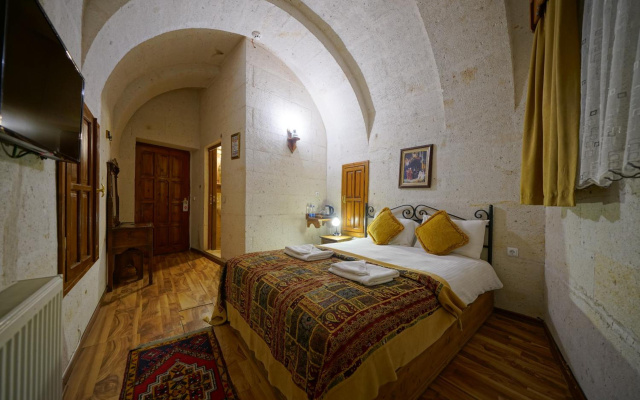Arch Palace