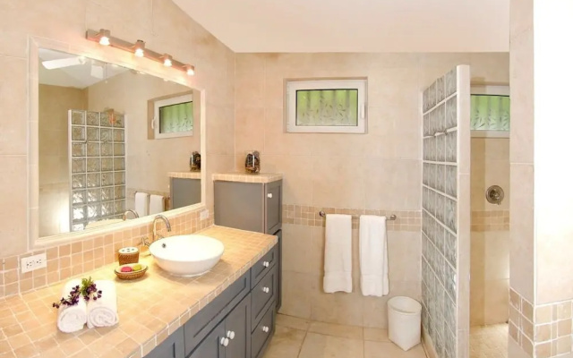 Beach House Younes by Island Properties Online