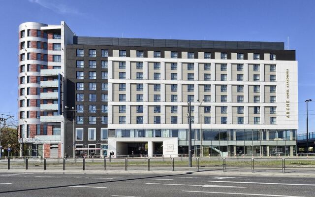 Arche Hotel Krakowska вид на фасад