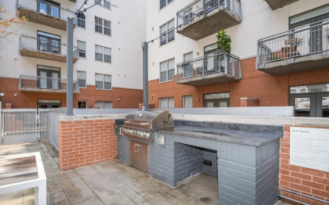 Austin Astonishing 2BD 2BA Downtown Apartment