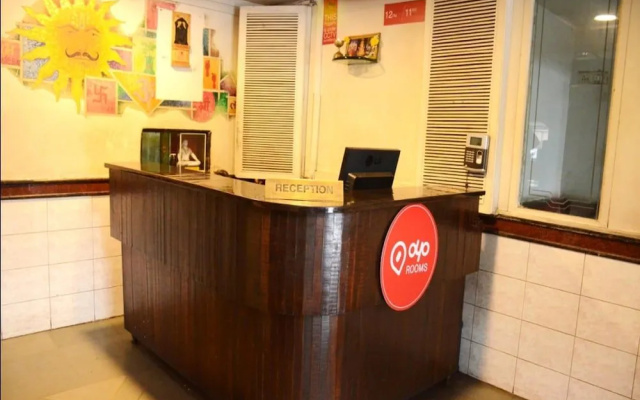 OYO 2161 Hotel Ashray