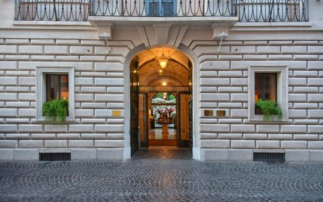 Hotel De Russie вид на фасад