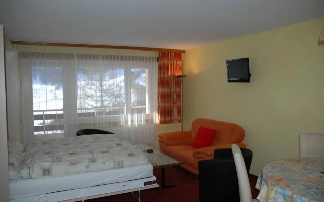 ABA-Sporting Apartment House
