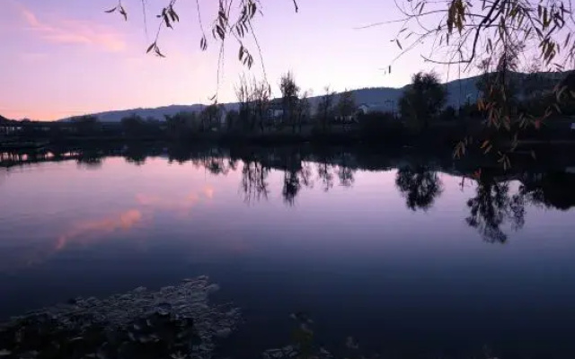 Shaxi Crescent Lake Homestay