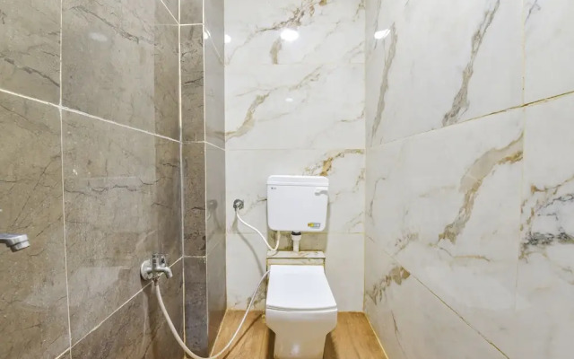 Fabexpress Anandam Palace Guest House