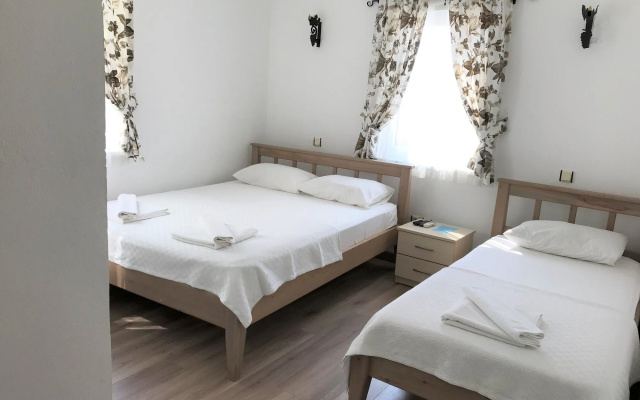 Ada Hotel