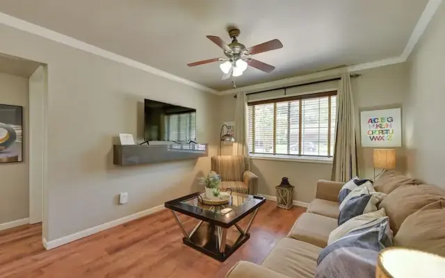 Walk to SFA Campus: Pet-friendly Nacogdoches Condo