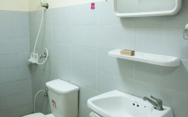 Yai Shop & Rooms