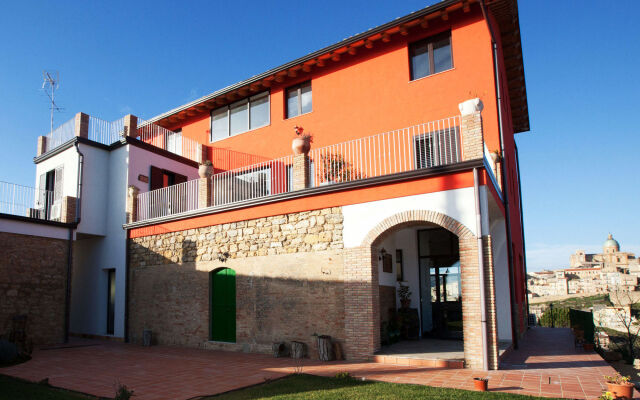 Отель La Casa Rossa Country House Пьяцца-Армерина вид на фасад