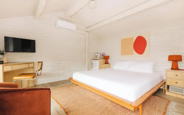 The Green Room Hotel