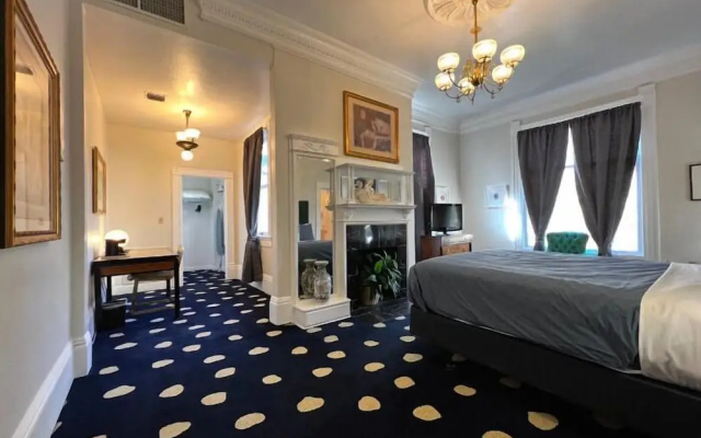 The Sterling Hotel