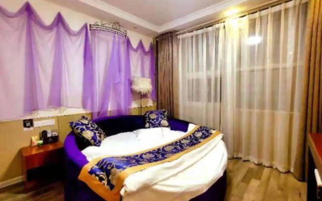 Huamei Holiday Hotel
