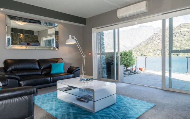 Luxury Lakefront Villas Queenstown