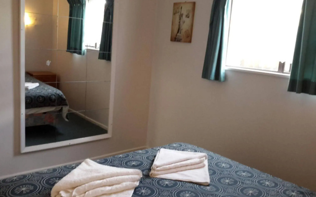 Papakura Pioneer Motor Lodge and Motel