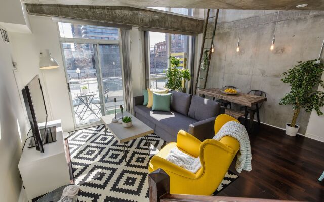 QuickStay - Sunlit Luxury Loft on King West 1