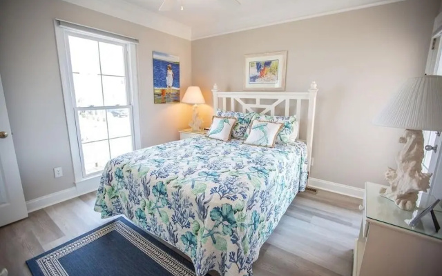 Paw-paw's Place 6 Bedroom Home by RedAwning