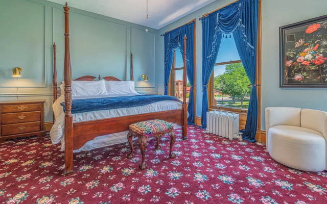 Orman Mansion - Pueblo's Most Luxurious Stay