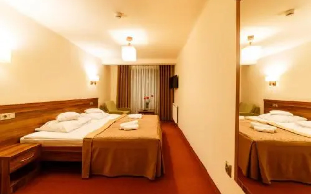 Sanvit Lake Resort & Spa