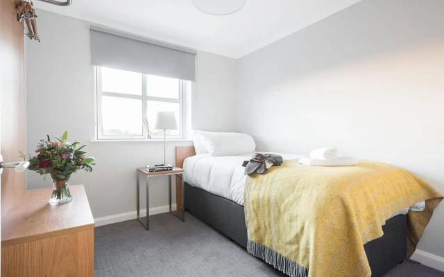PREMIER SUITES Reading