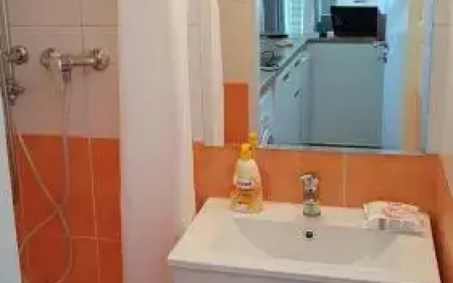 Hidden Gem close to hockey stadium with terrace