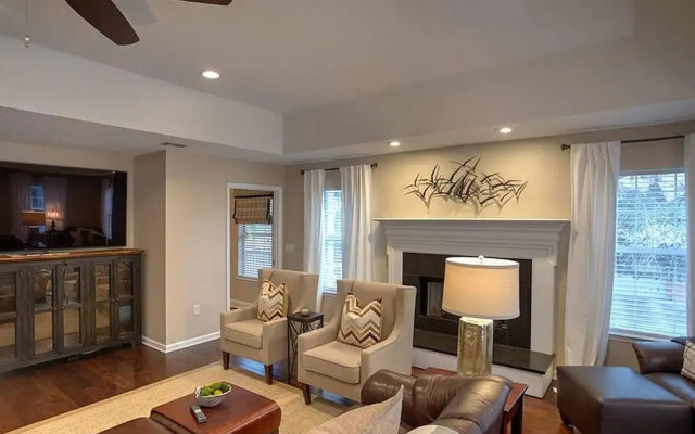 4310 14th Street by Hodnett Cooper