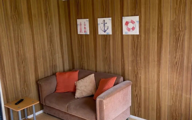 Cabin Sleeps 4 With Parking
