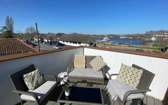 Swan View, Oulton Broad