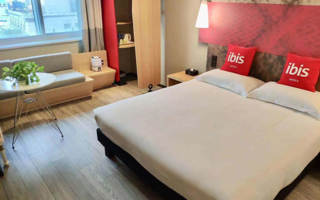 ibis Shenyang north station
