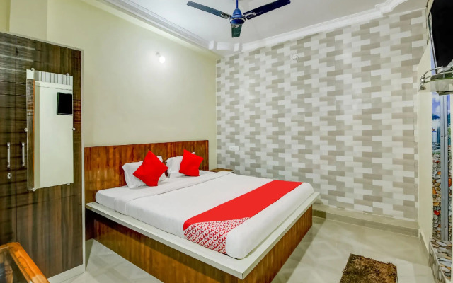 OYO 71936 Hotel Badri Inn & Yatri Niwas
