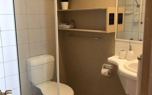 Tallow Beach Motel - Adults Only